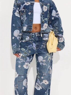 100% Cotton NWOT Blue Floral Barrel Leg Jeans